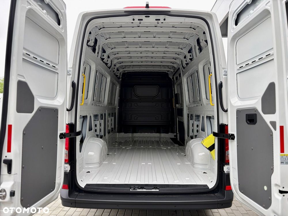 Volkswagen Crafter 35 2.0 TDI L4H3 4490 140 KM - 15