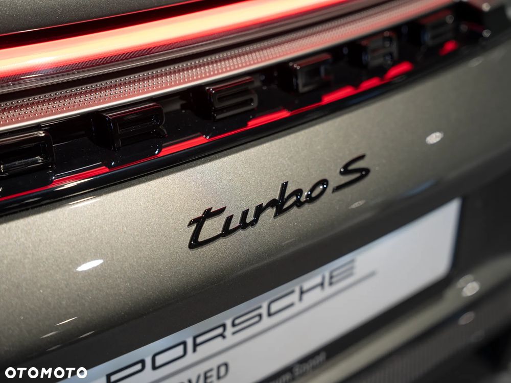 Porsche 911 Carrera Turbo S - 16