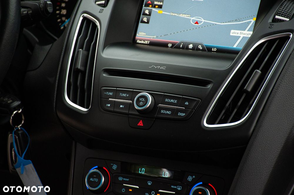 Ford Focus SW 1.5 EcoBoost S&S ST-LINE - 19