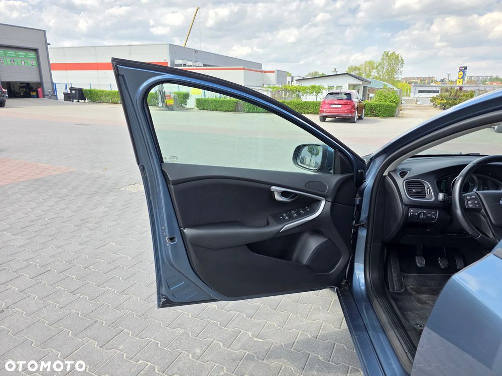 Volvo V40 T3 - 14