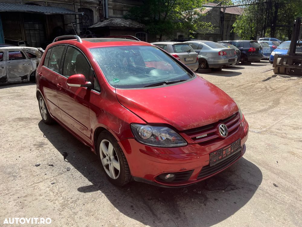 Dezmembrez VW Volkswagen Golf 5 PLUS visiniu rosu  2009 1,9 TDI BLS 77KW LA3X