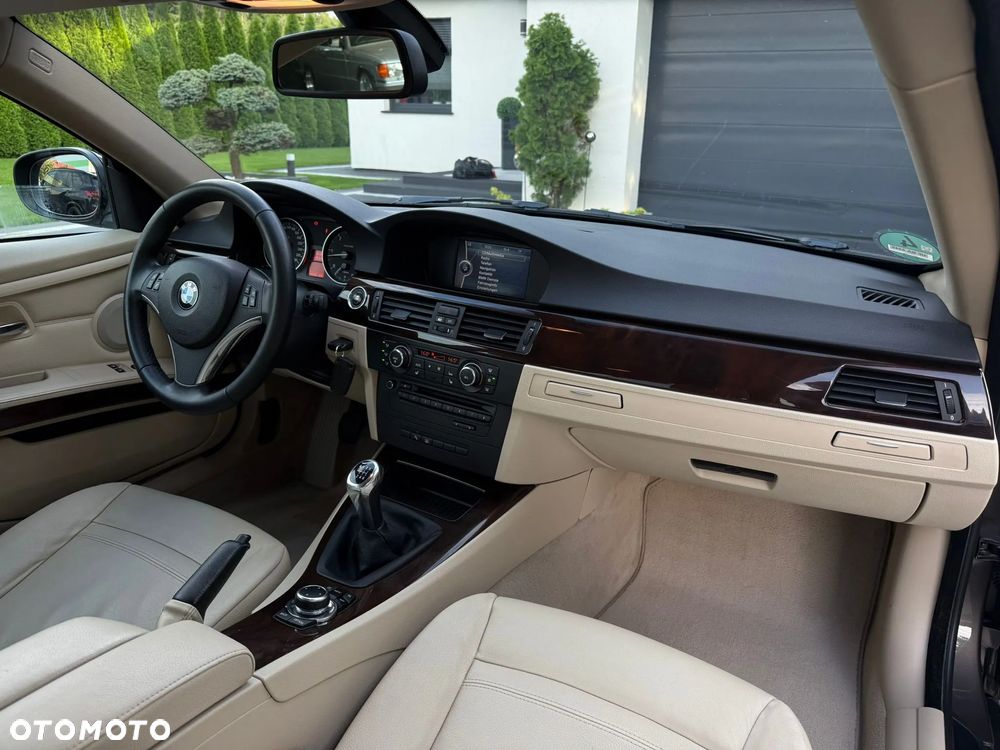 BMW Seria 3 325d Coupe Edition Exclusive - 22