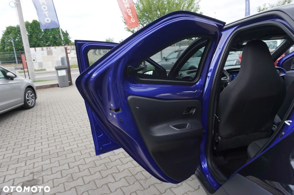 Toyota Aygo X x-shift x-play Team Deutschland - 23