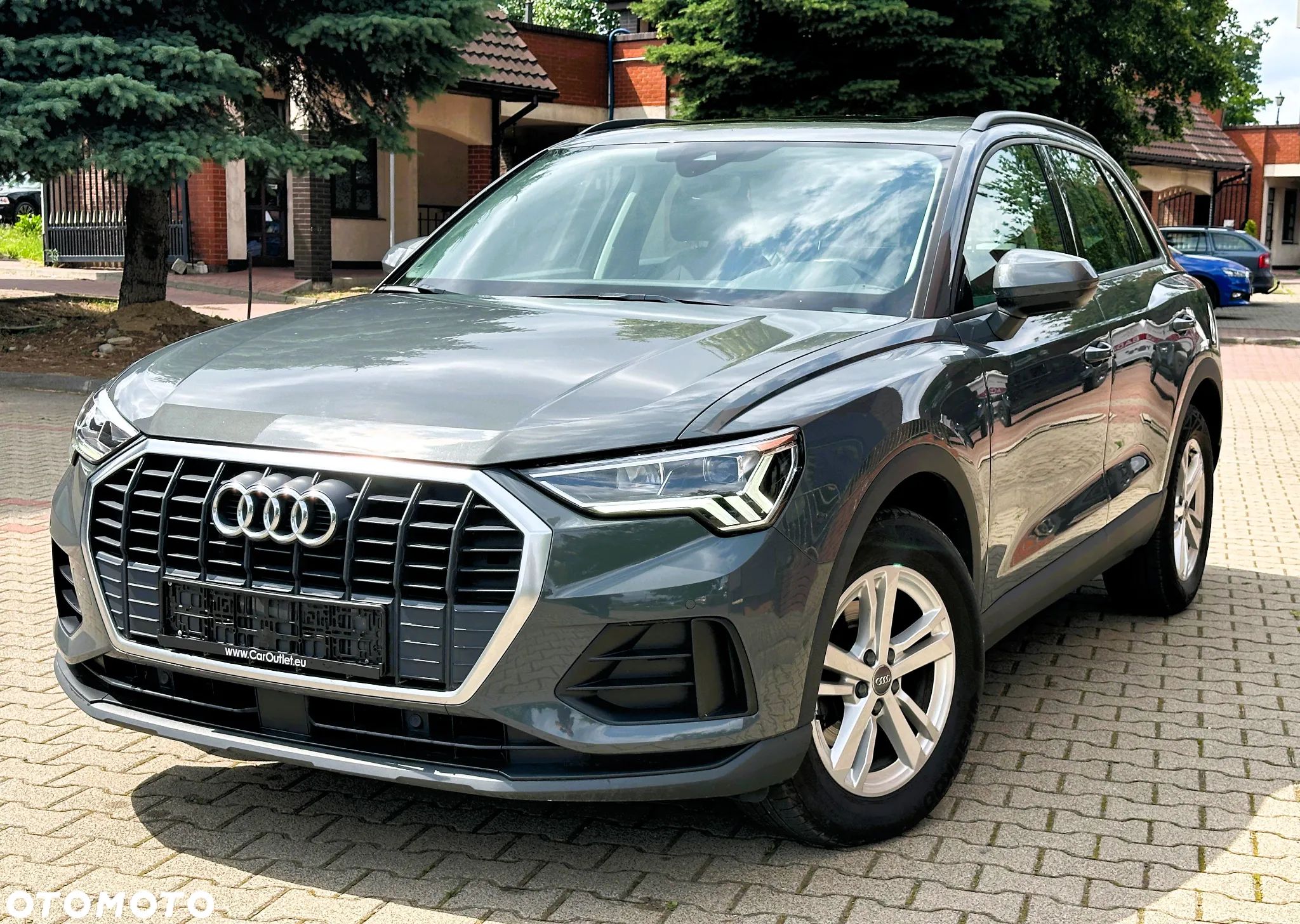 Audi Q3 2.0 TDI S tronic design - 1