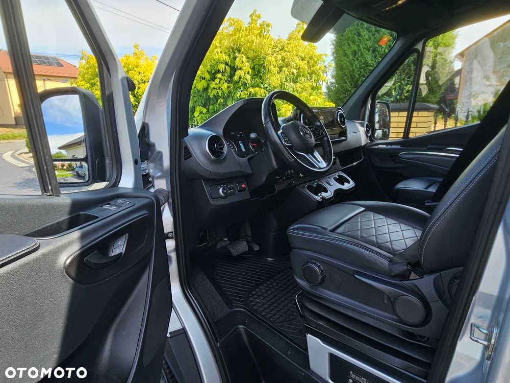 Mercedes-Benz Sprinter - 24