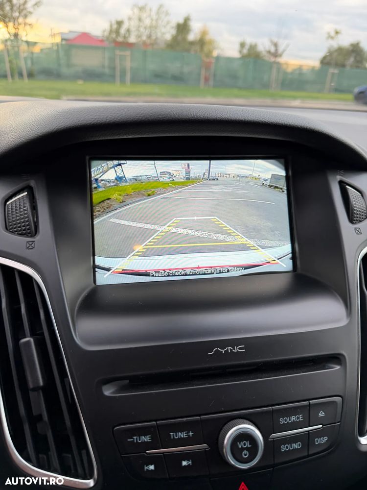 Ford Focus 1.5 TDCi Powershift Titanium - 9