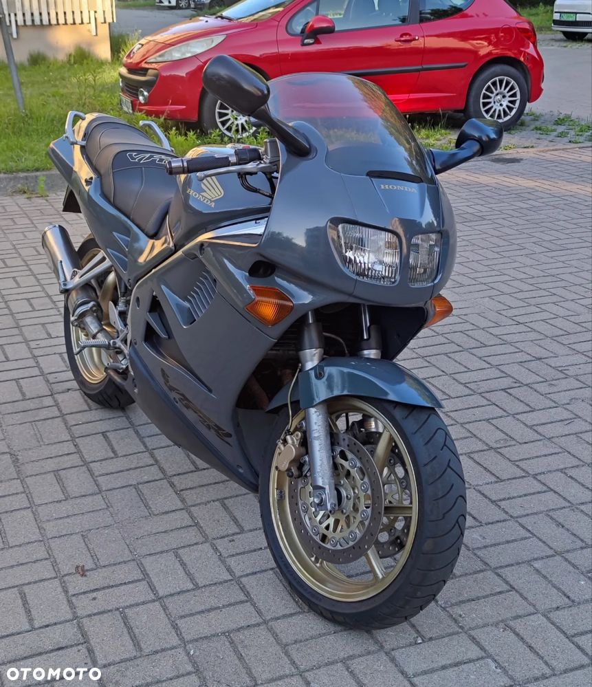 Honda VFR - 1