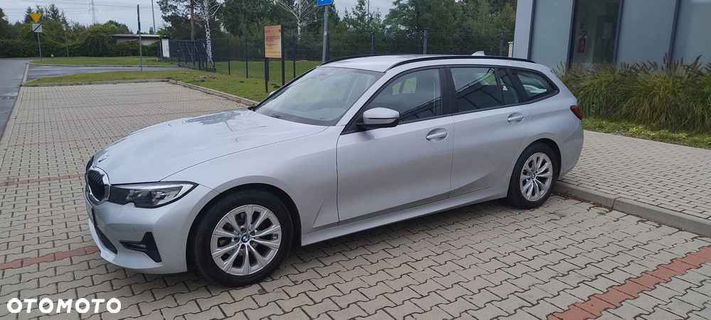 BMW Seria 3 318d - 3