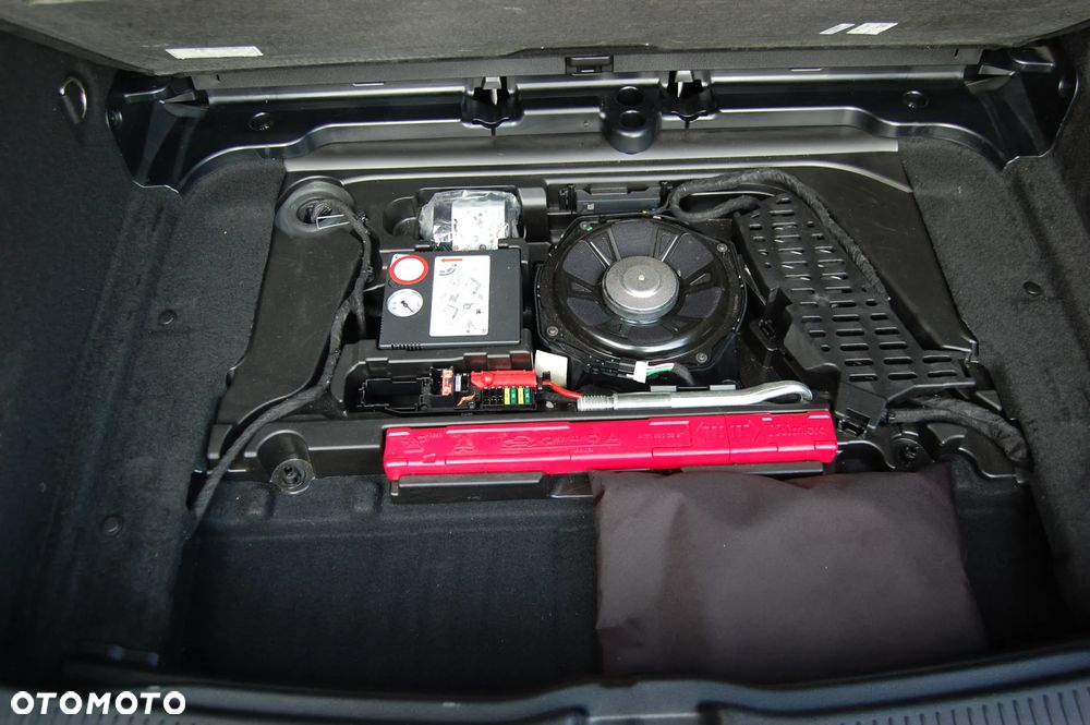 Mercedes-Benz Klasa B 200 d AMG Line 8G-DCT - 28