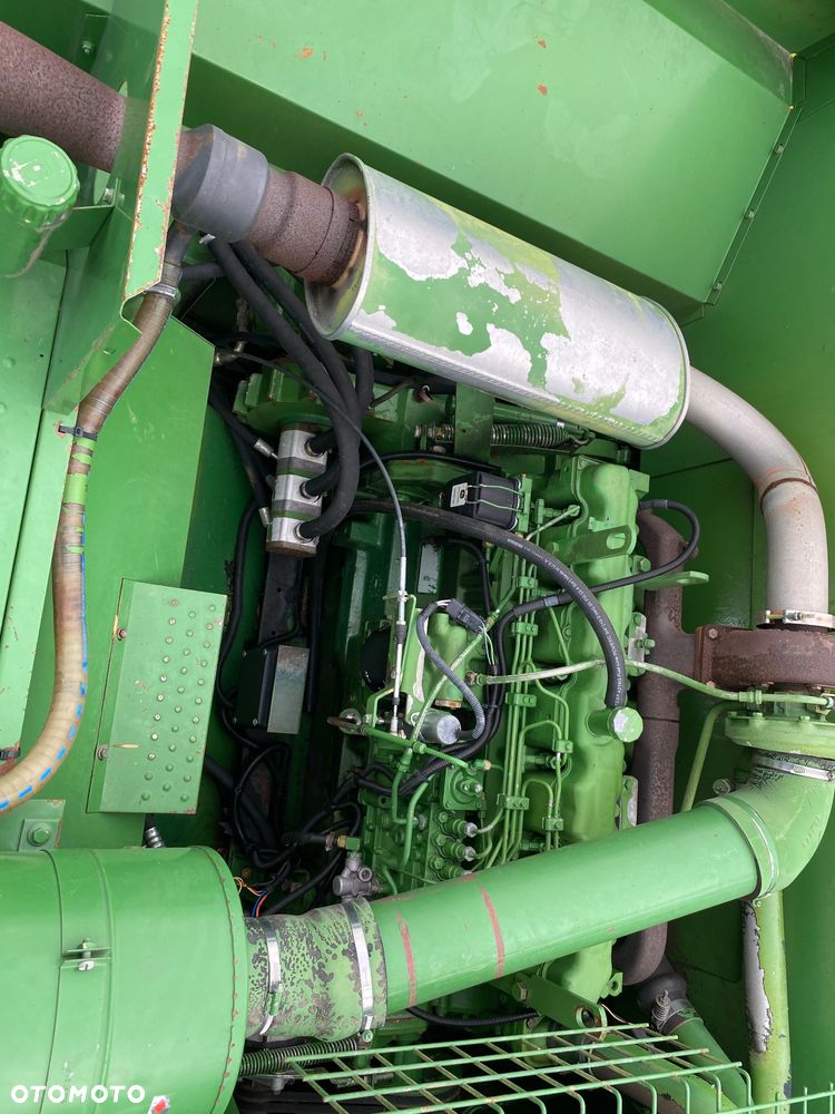 John Deere 2256 - 8