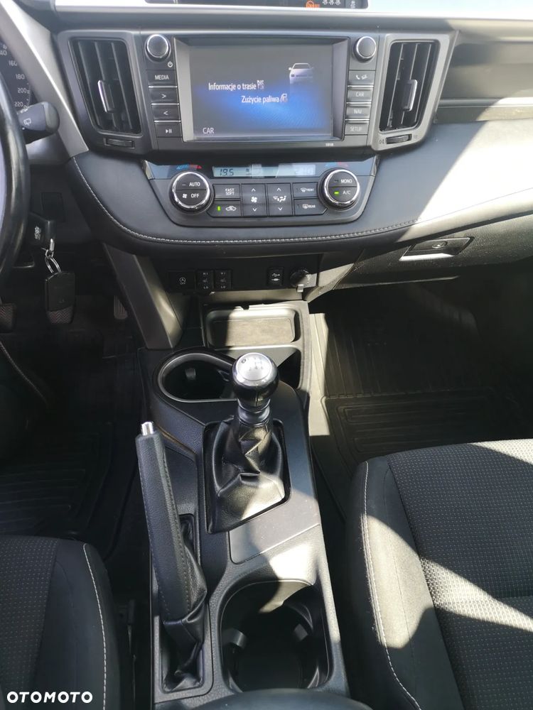 Toyota RAV4 2.0 D-4D Premium 4x2 - 24