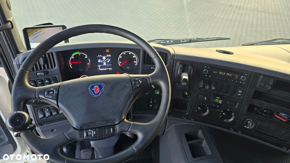 Scania P320 Euro 6 21 palet kontener super stan niski przebieg! kurierka rama do zabudowy laweta - 30