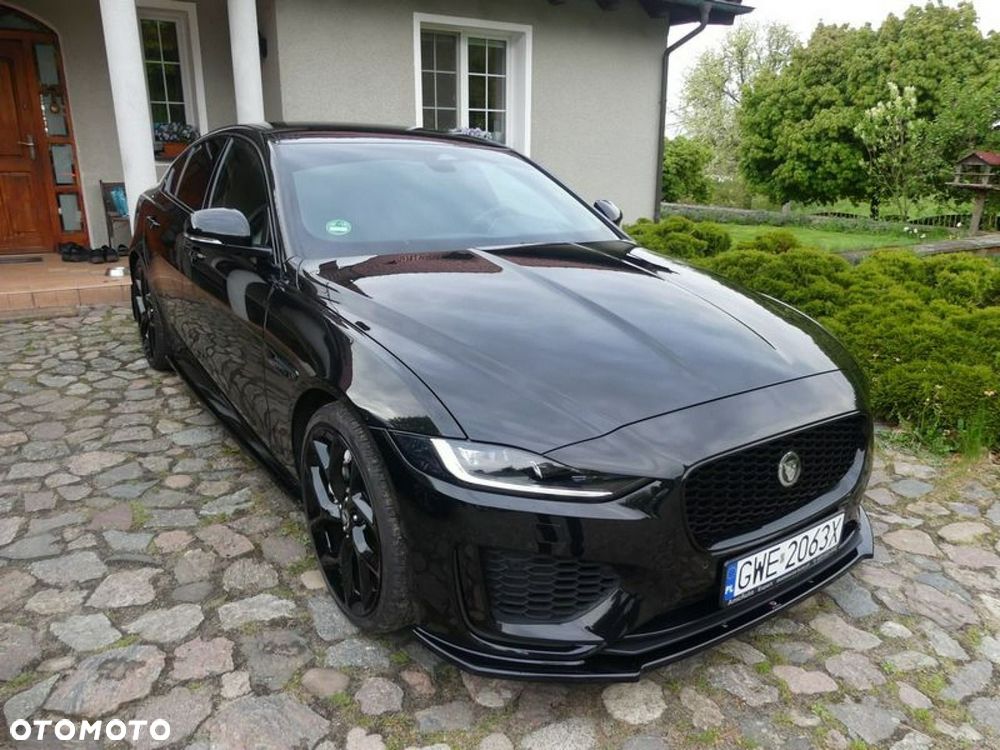Jaguar XE 2.0 T AWD R-Sport - 2