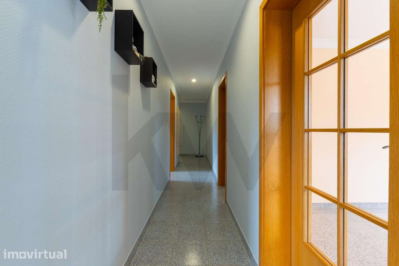 Moradia T3 + Espaço Comercial - Conforto Superior e Vistas para o Marã - Grande imagem: 3/60