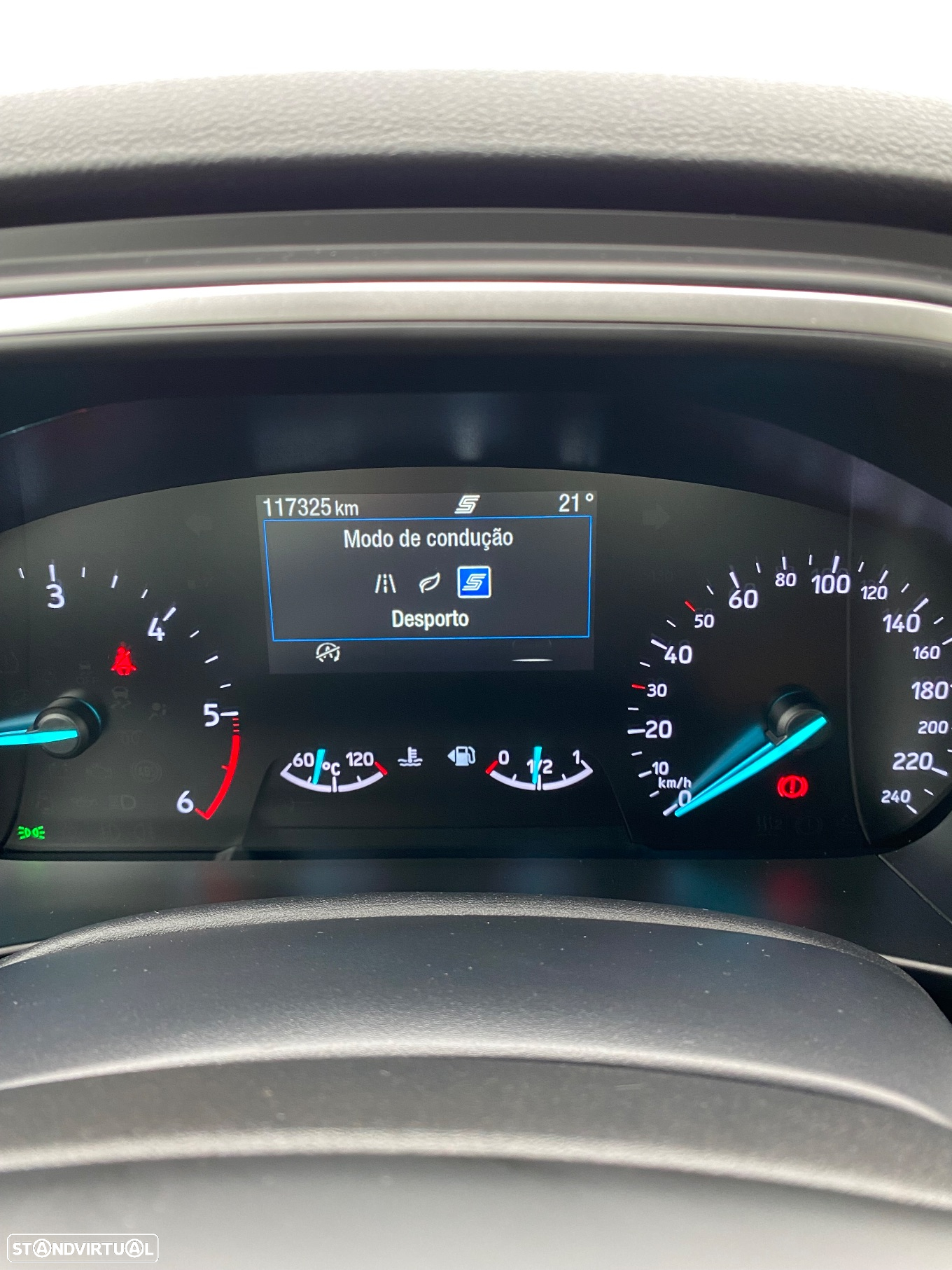 Ford Focus SW 1.5 EcoBlue S&S TITANIUM DESIGN - 39