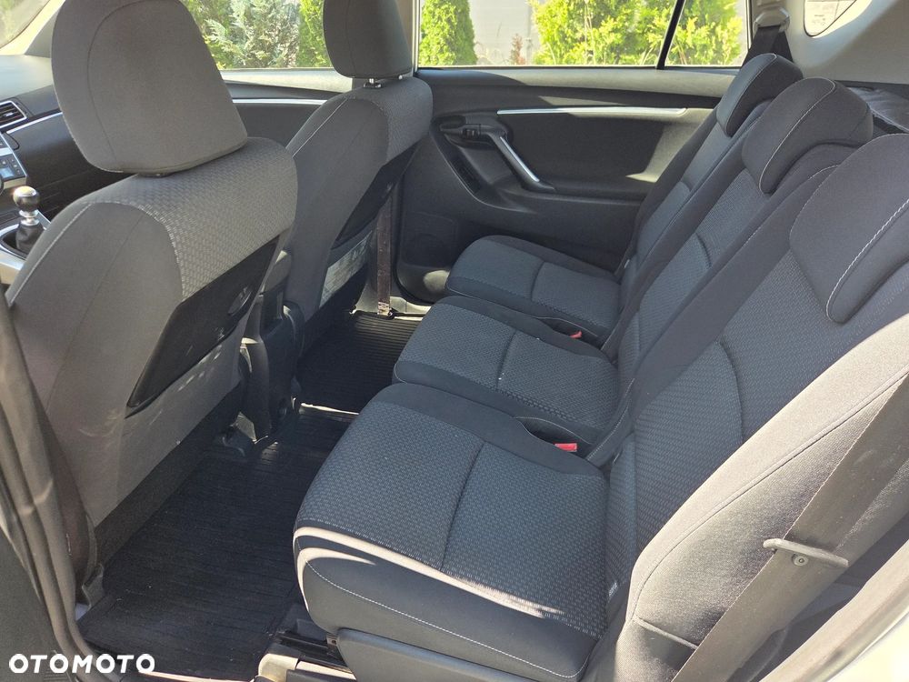 Toyota Verso 1.8 Sol 7os - 9