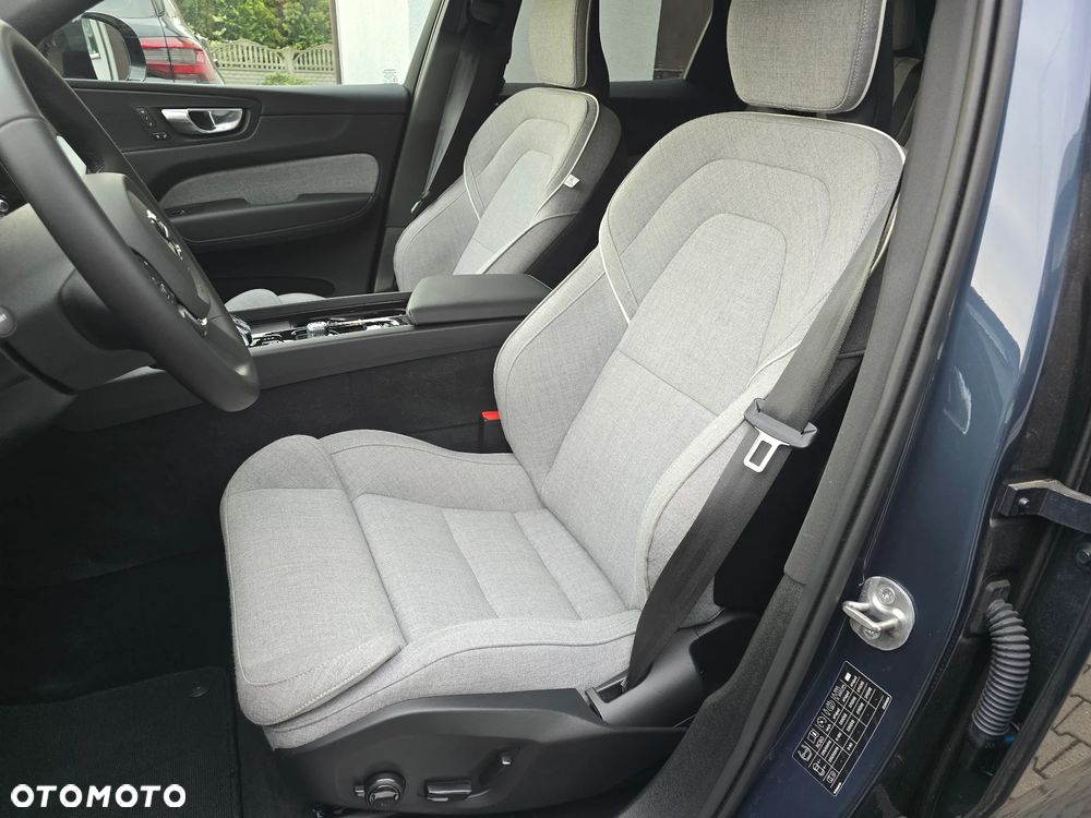 Volvo XC 60 T6 Plug-In Hybrid AWD Plus Dark - 14