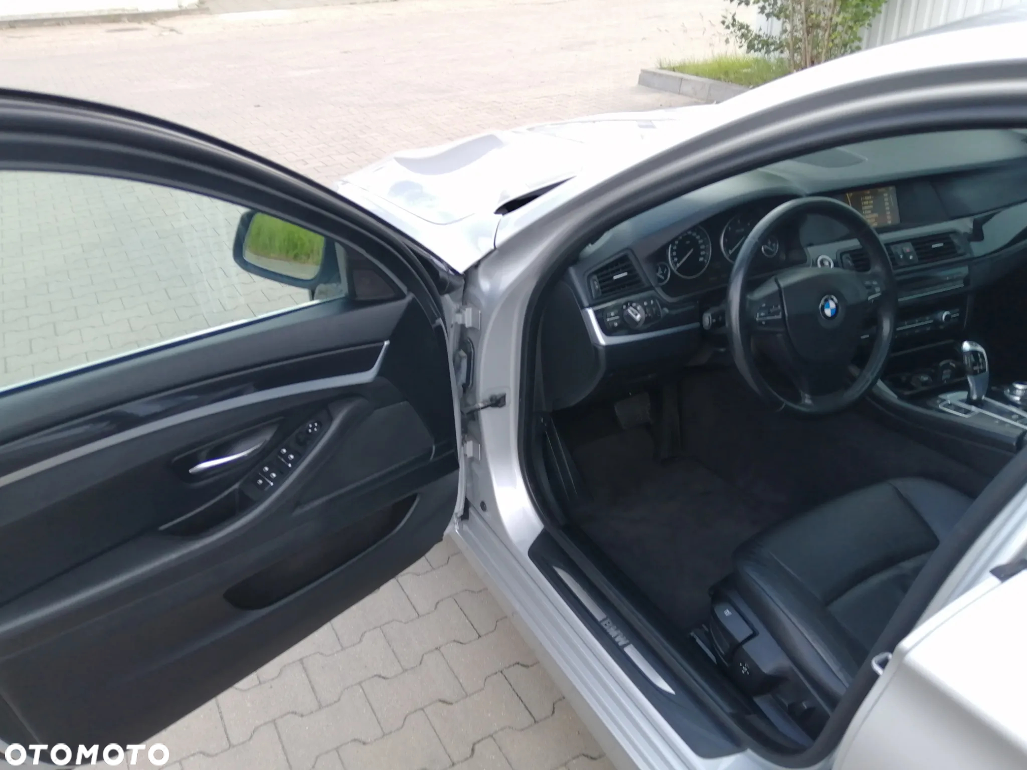BMW Seria 5 525d xDrive - 17