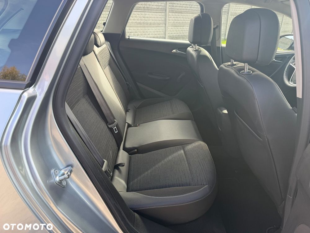 Opel Astra 1.4 Turbo Exklusiv - 27