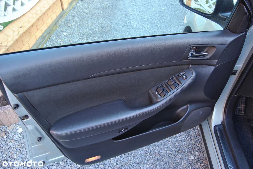 Toyota Avensis 1.8 VVT-i Sol - 29