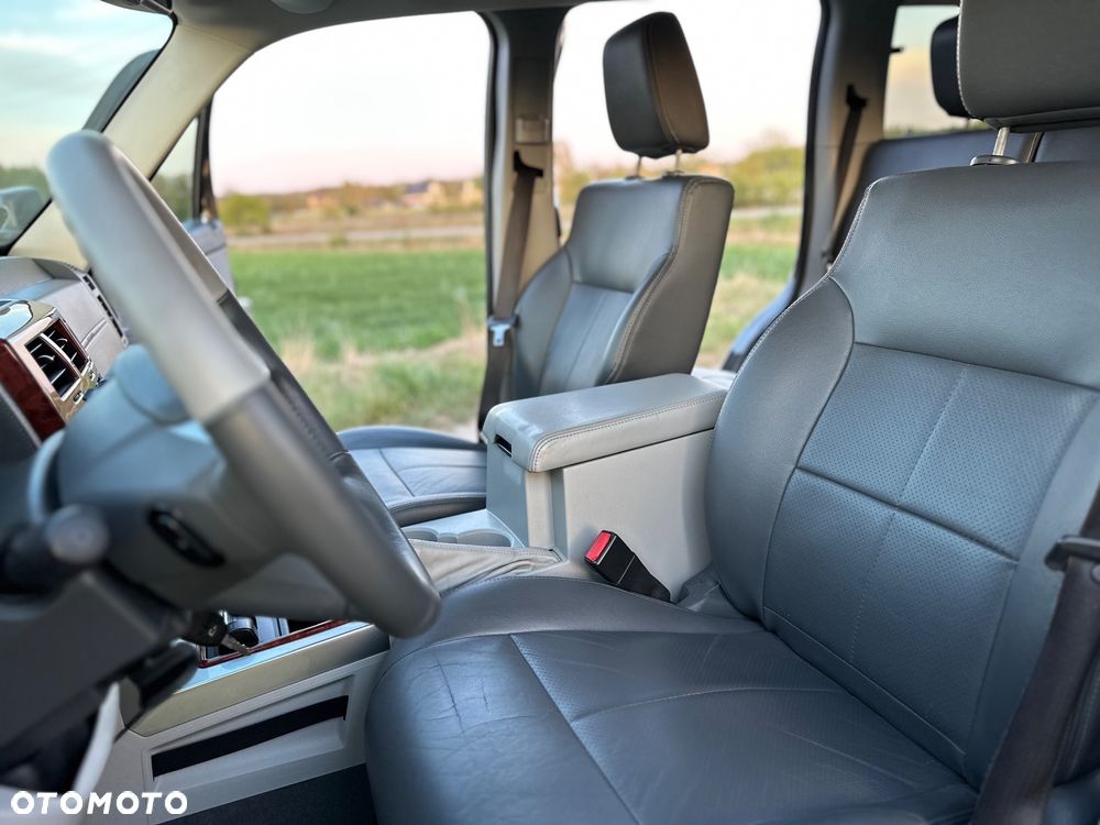 Jeep Cherokee - 30