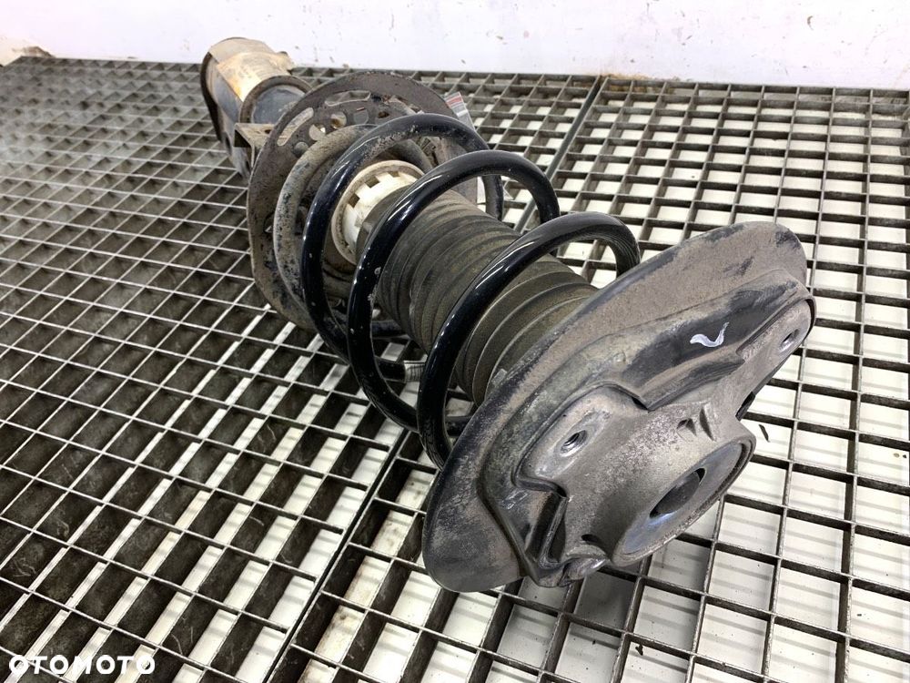 AMORTYZATOR LEWY PRZÓD  MERCEDES-BENZ KLASA E (W212) 2009 - 2016 E 250 CDI / BlueTEC 4-matic - 3