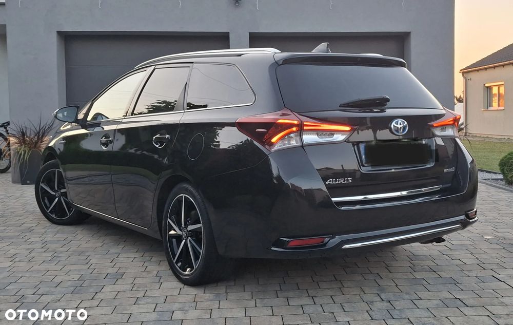Toyota Auris Hybrid 135 Prestige - 2