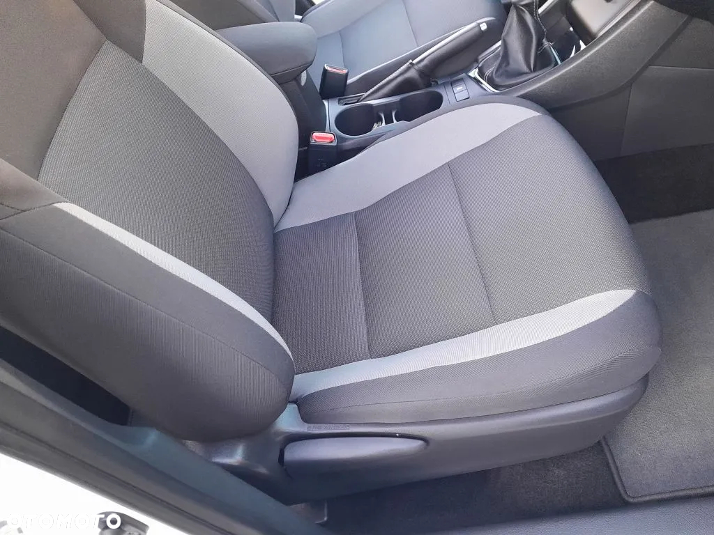 Toyota Auris 1.33 VVT-i Sprint - 10