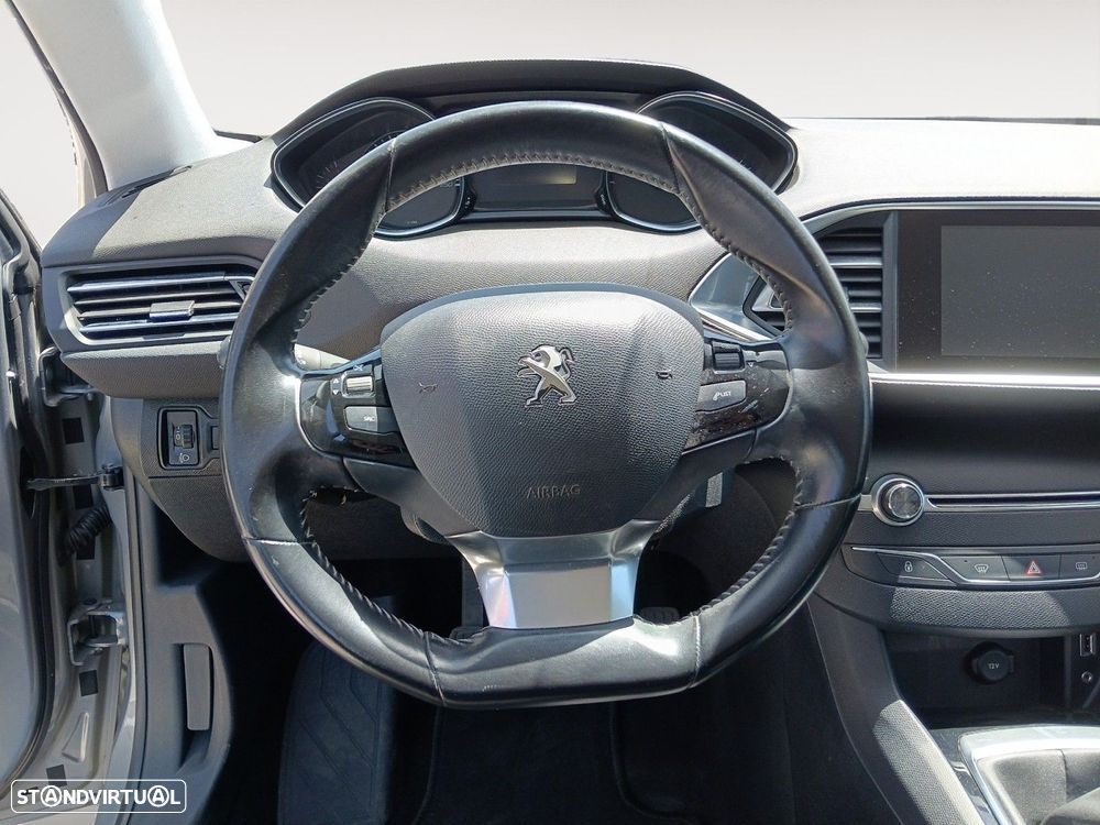 Peugeot 308 SW 1.2 PureTech Style - 12