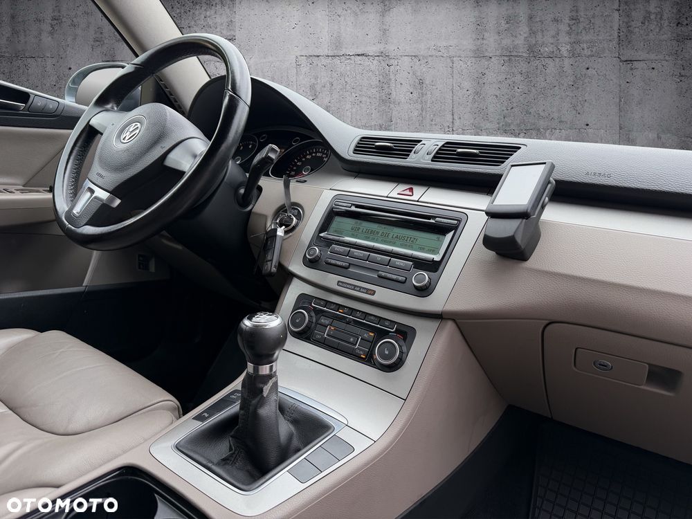 Volkswagen Passat Variant 1.8 TSI Highline - 12