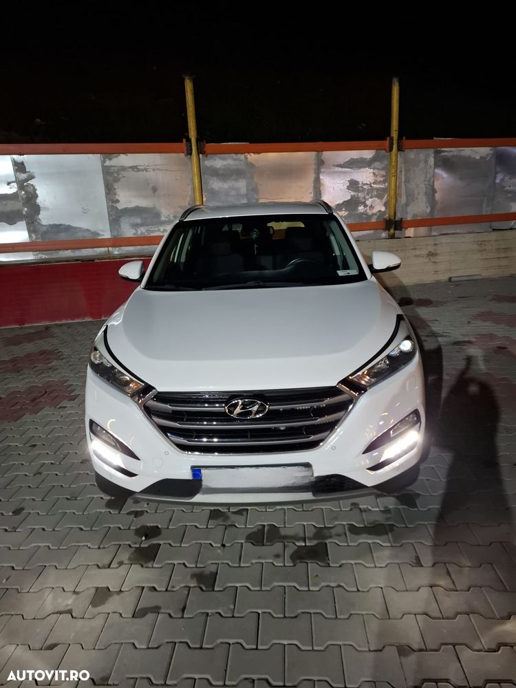 Hyundai Tucson 2.0 CRDI 4WD Automatik Premium - 24