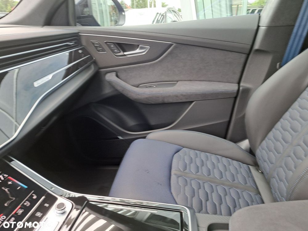 Audi RS Q8 - 30
