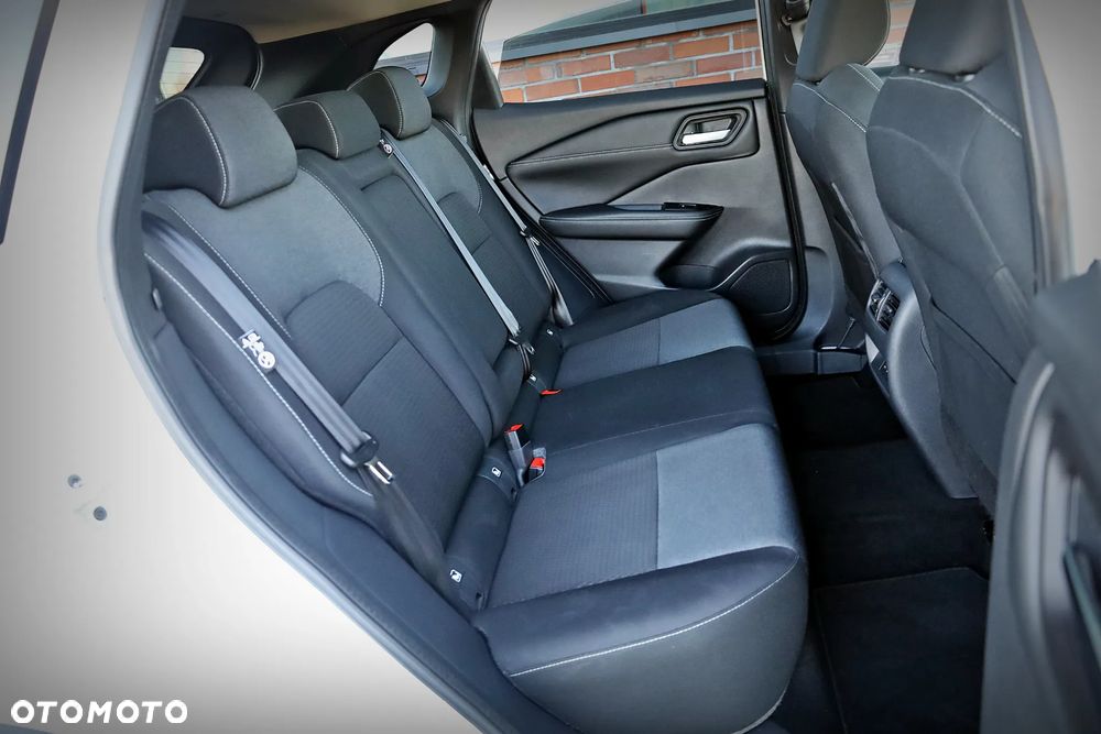 Nissan Qashqai 1.3 DIG-T N-Connecta DCT - 25