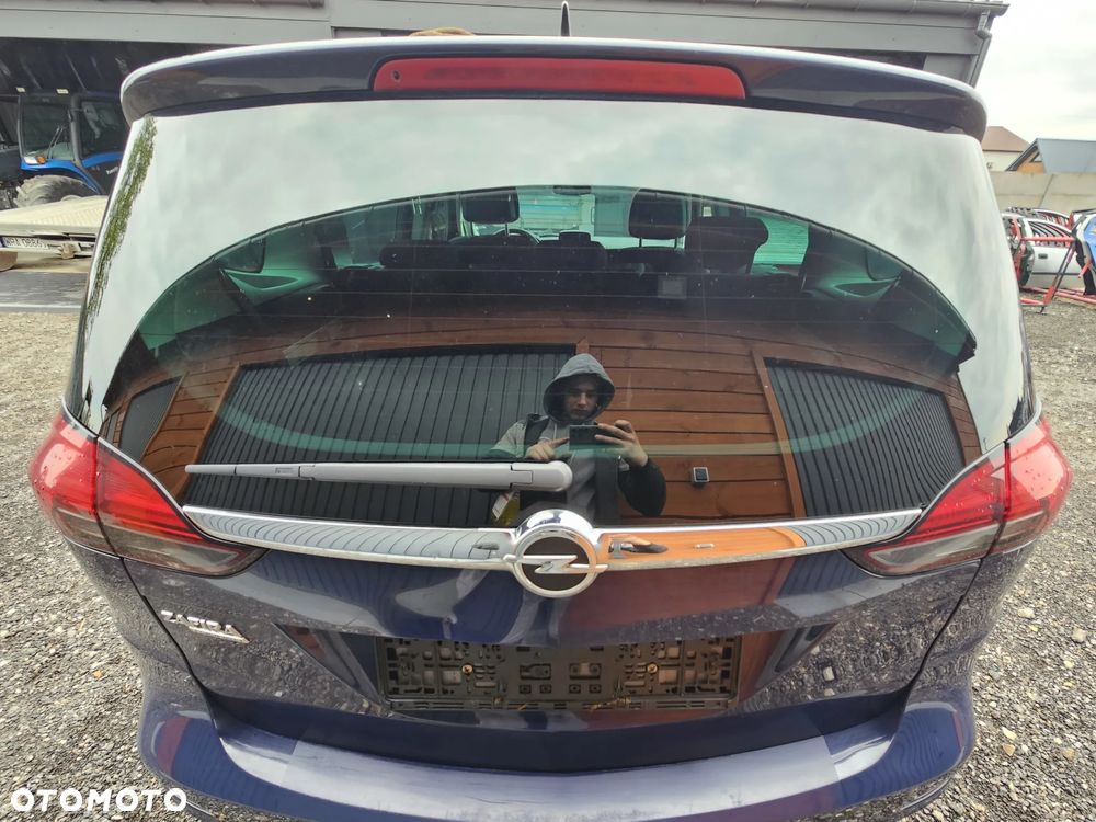 KLAPA BAGAŻNIKA TYŁ OPEL ZAFIRA C 20Z - 1