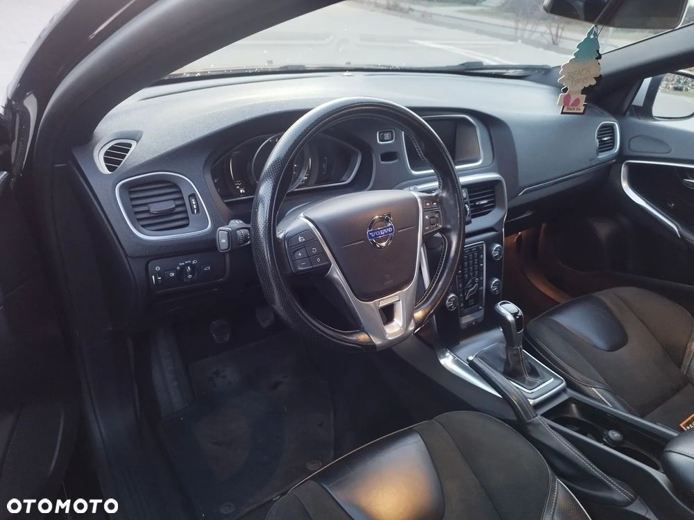 Volvo V40 T2 Drive-E R-Design Momentum - 9