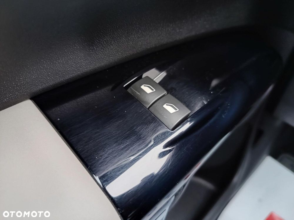 Citroën C4 Cactus 1.2 PureTech Shine S&S - 23