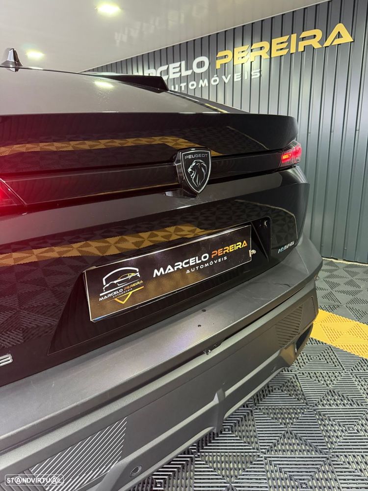 Peugeot 408 1.6 Hybrid Allure Pack e-EAT8 - 29