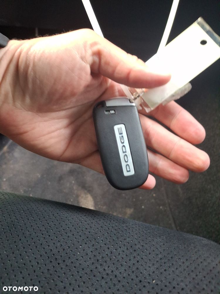 Dodge Challenger - 12