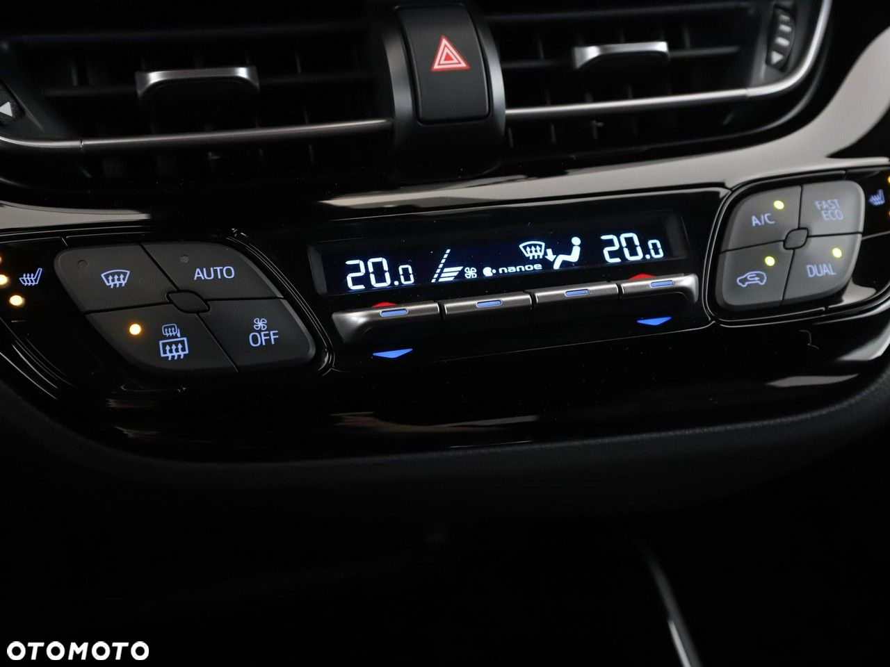 Toyota C-HR Hybrid Lounge - 22