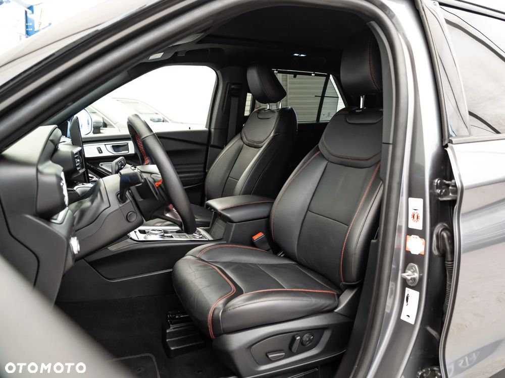 Ford Explorer - 12