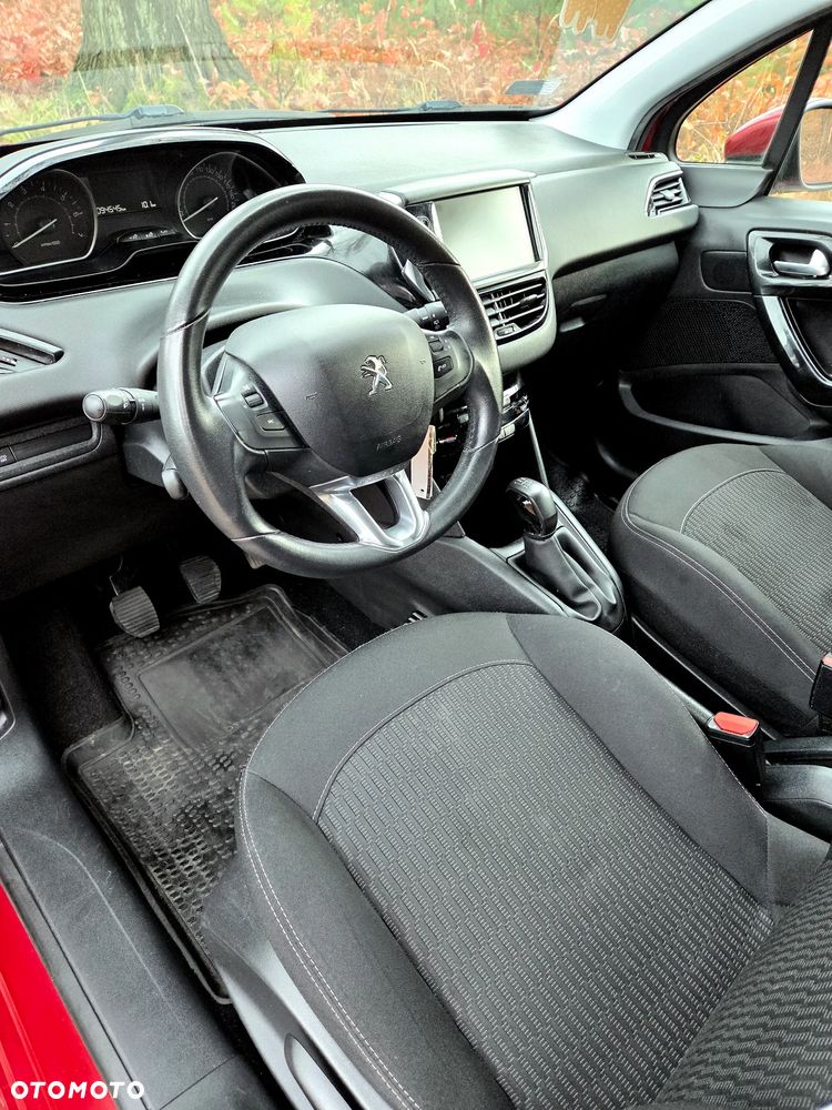 Peugeot 208 - 6