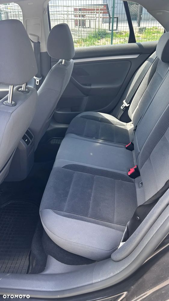 Volkswagen Jetta 1.9 TDI Comfortline - 19