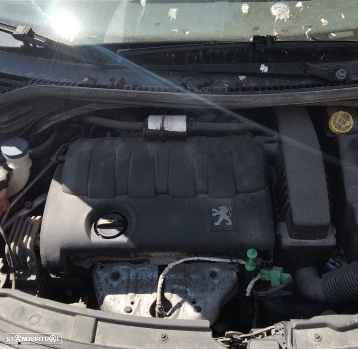 Peugeot 207 1.4i de 2007 disponível para peças - 5