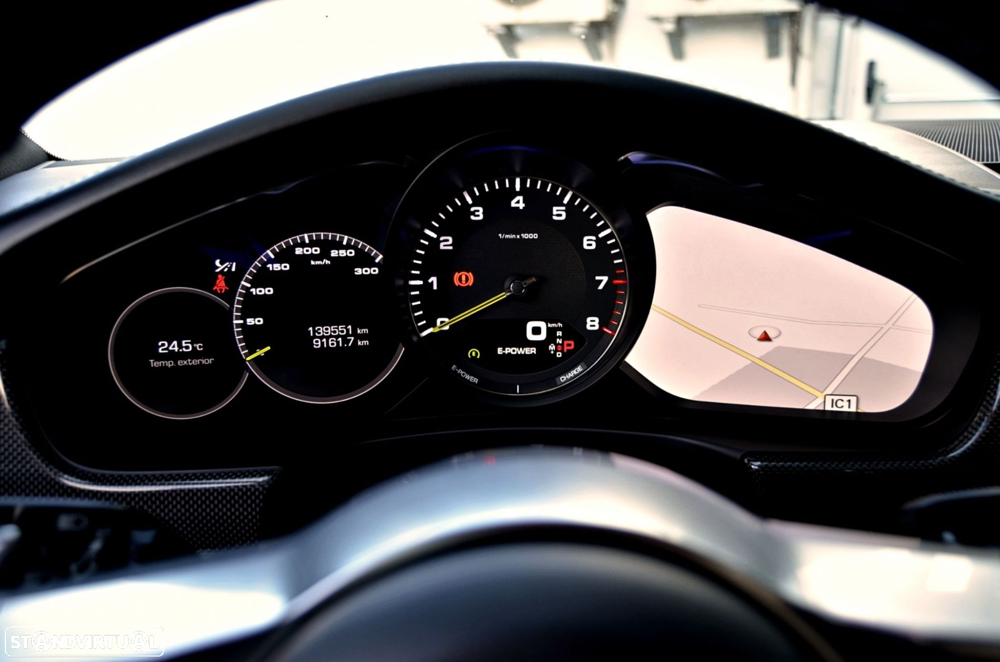 Porsche Panamera 4 E-Hybrid - 38