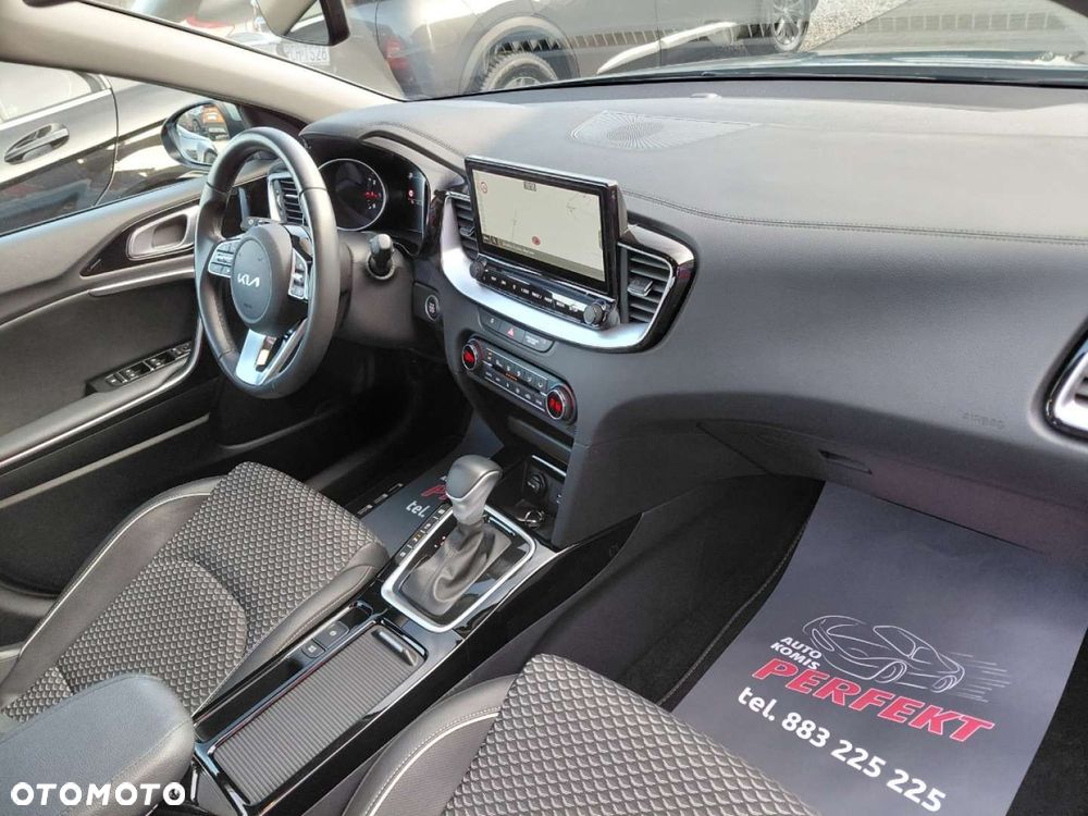 Kia Ceed - 16