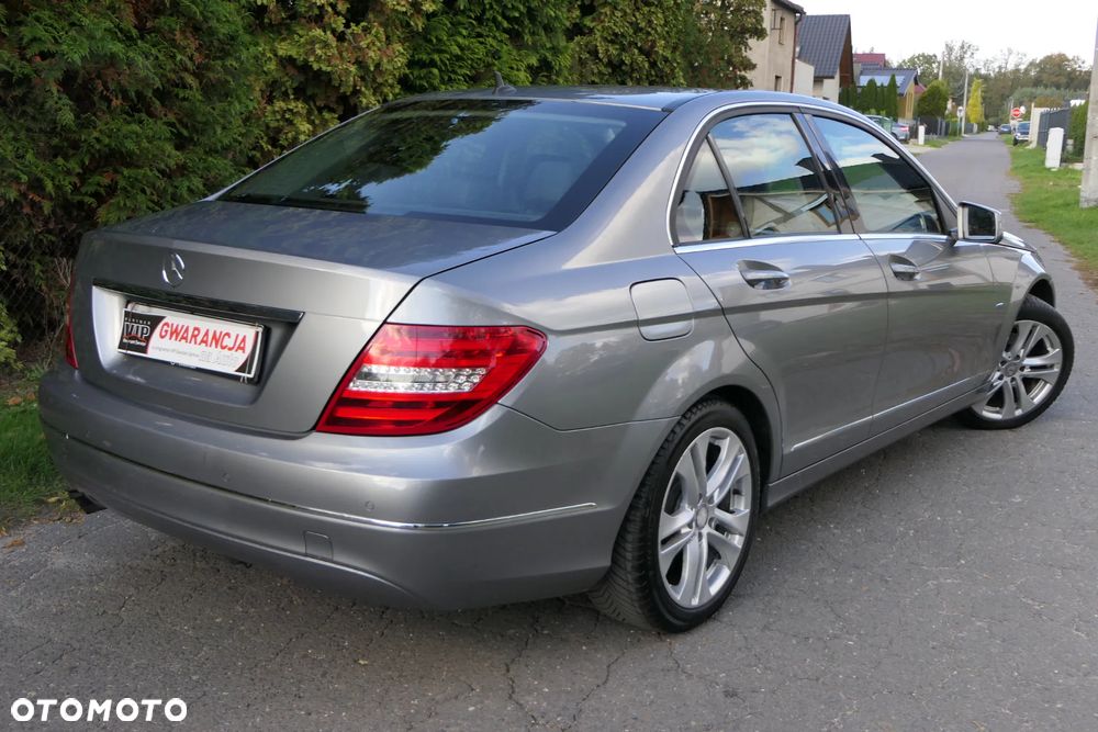 Mercedes-Benz Klasa C 180 CGI BlueEff Avantgarde - 11