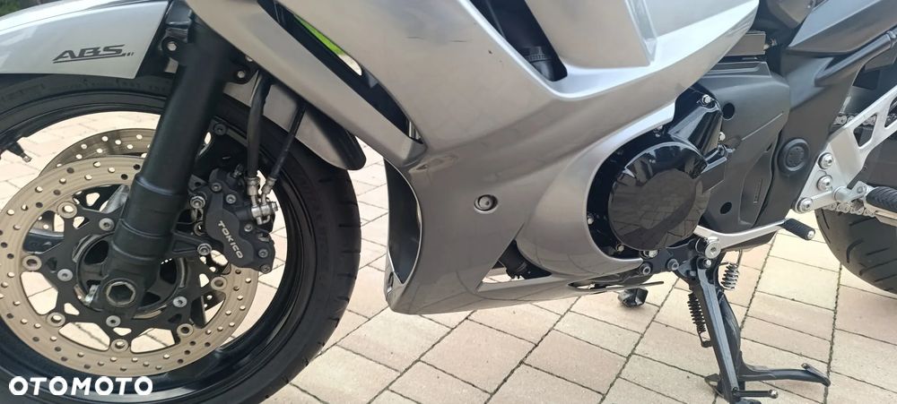 Suzuki GSX - 38