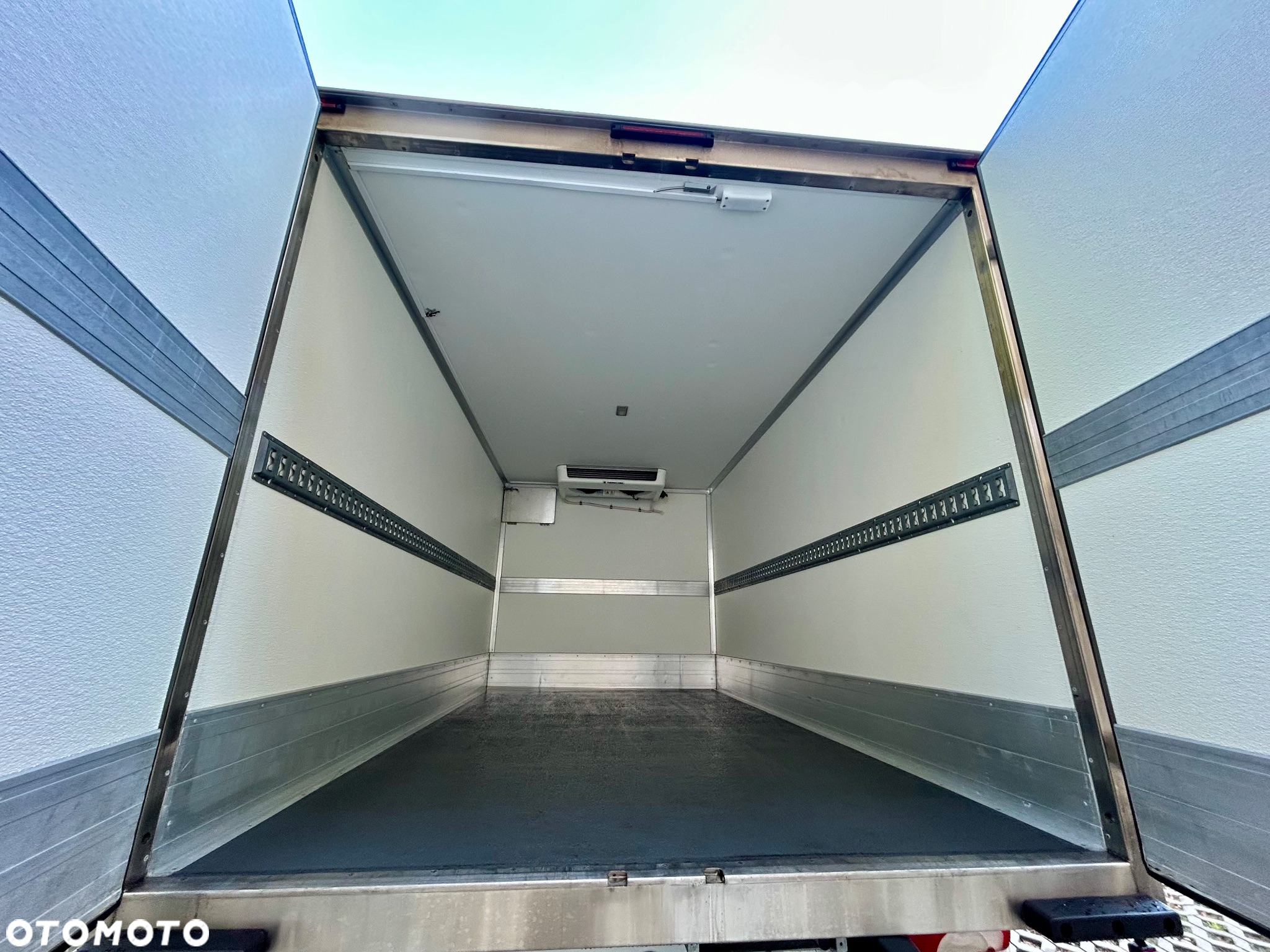 Mercedes-Benz Sprinter 319 cdi 3.0 automat - 12