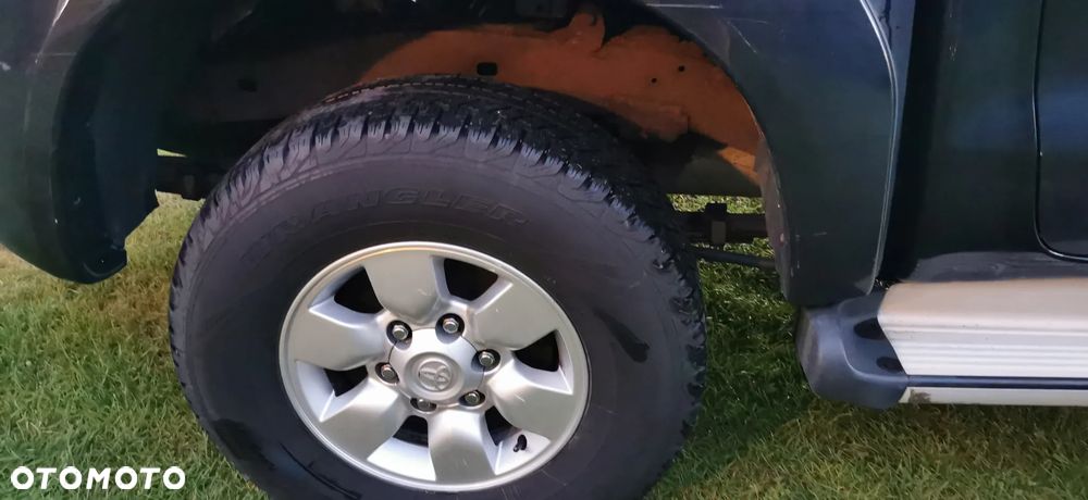 Toyota Hilux 2.5 D-4D DLX + - 15