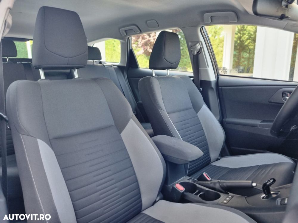 Toyota Auris 1.8 VVT-i Automatik Style Selection - 11